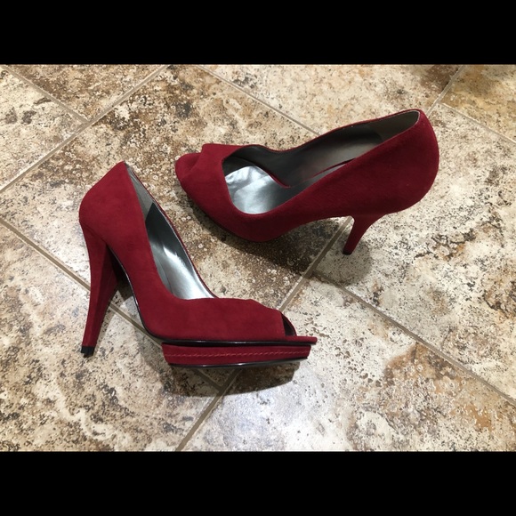 Brand new Guess suede heels - Picture 3 of 3